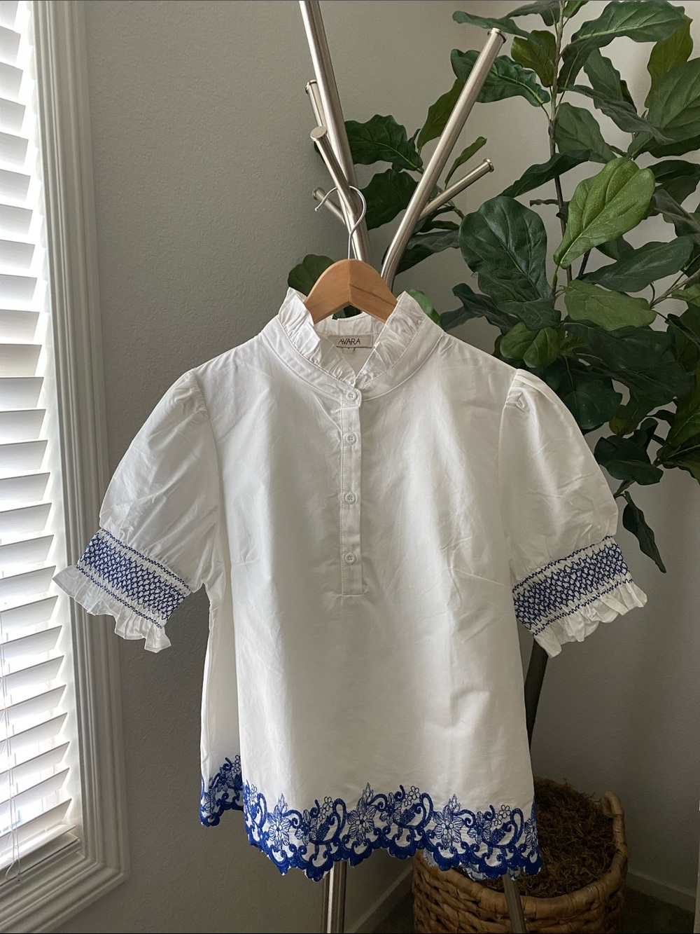 Avara | Stella White Embroidered Trim Top - Large - Picture 8 of 8